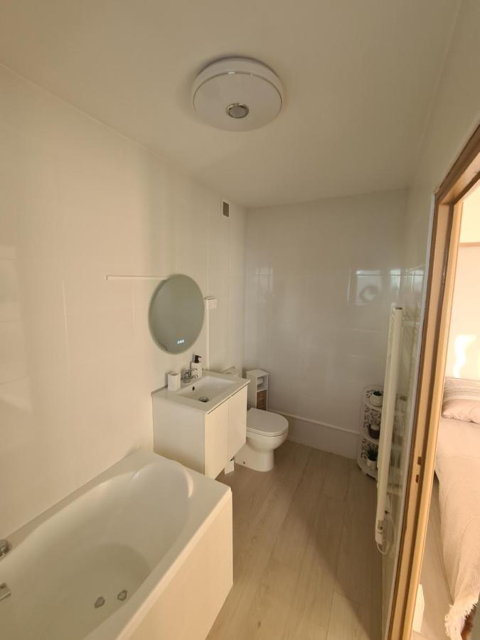 Appartement Lumineux Avec Vue Sur Mer A 50 M De La Plage Et Du Centre Λα Γκραντ-Μοτ Εξωτερικό φωτογραφία