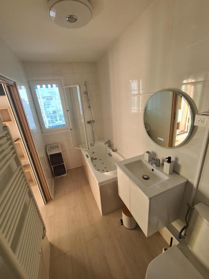 Appartement Lumineux Avec Vue Sur Mer A 50 M De La Plage Et Du Centre Λα Γκραντ-Μοτ Εξωτερικό φωτογραφία